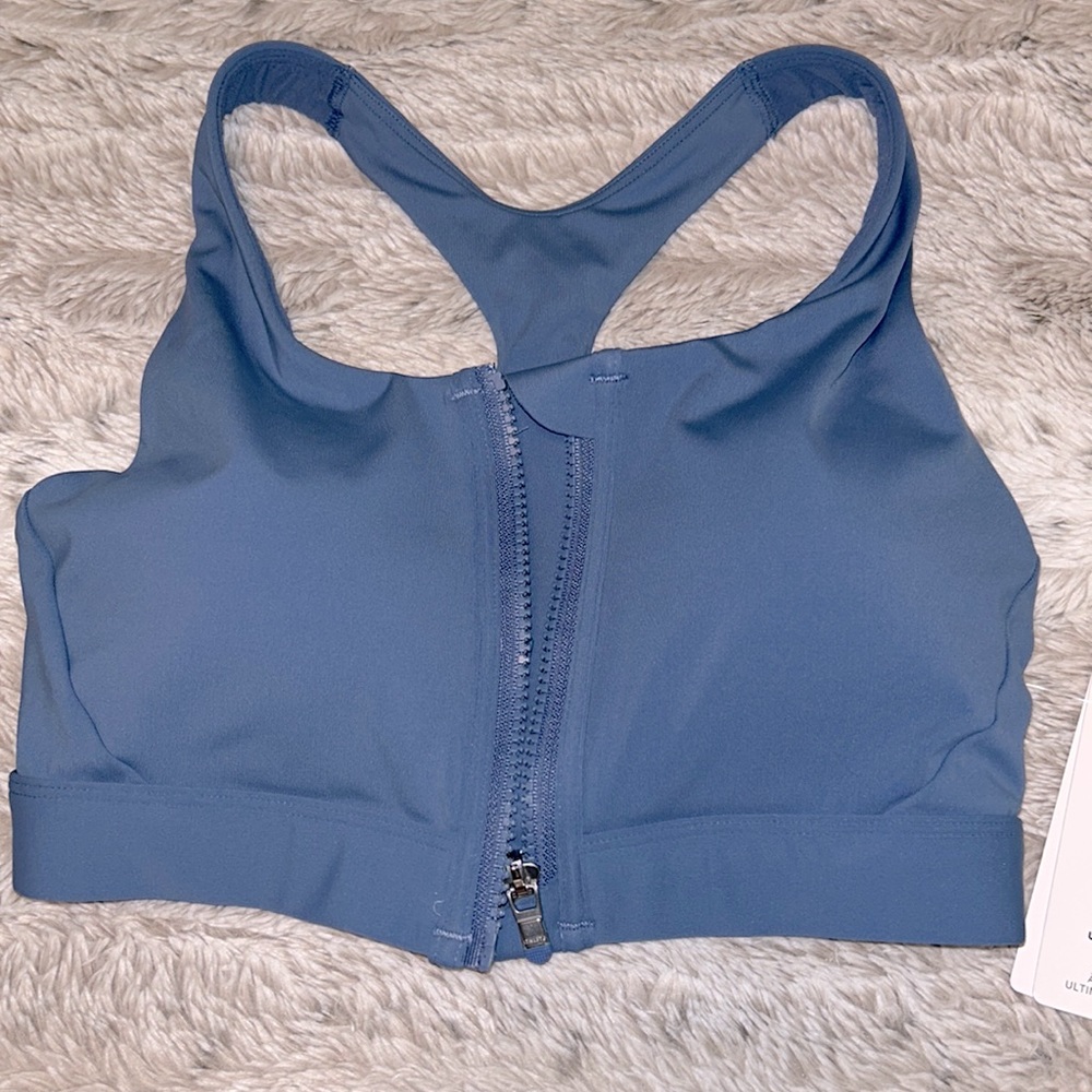 NWT Athleta Ultimate Zip Front Bra Size S - D-DD